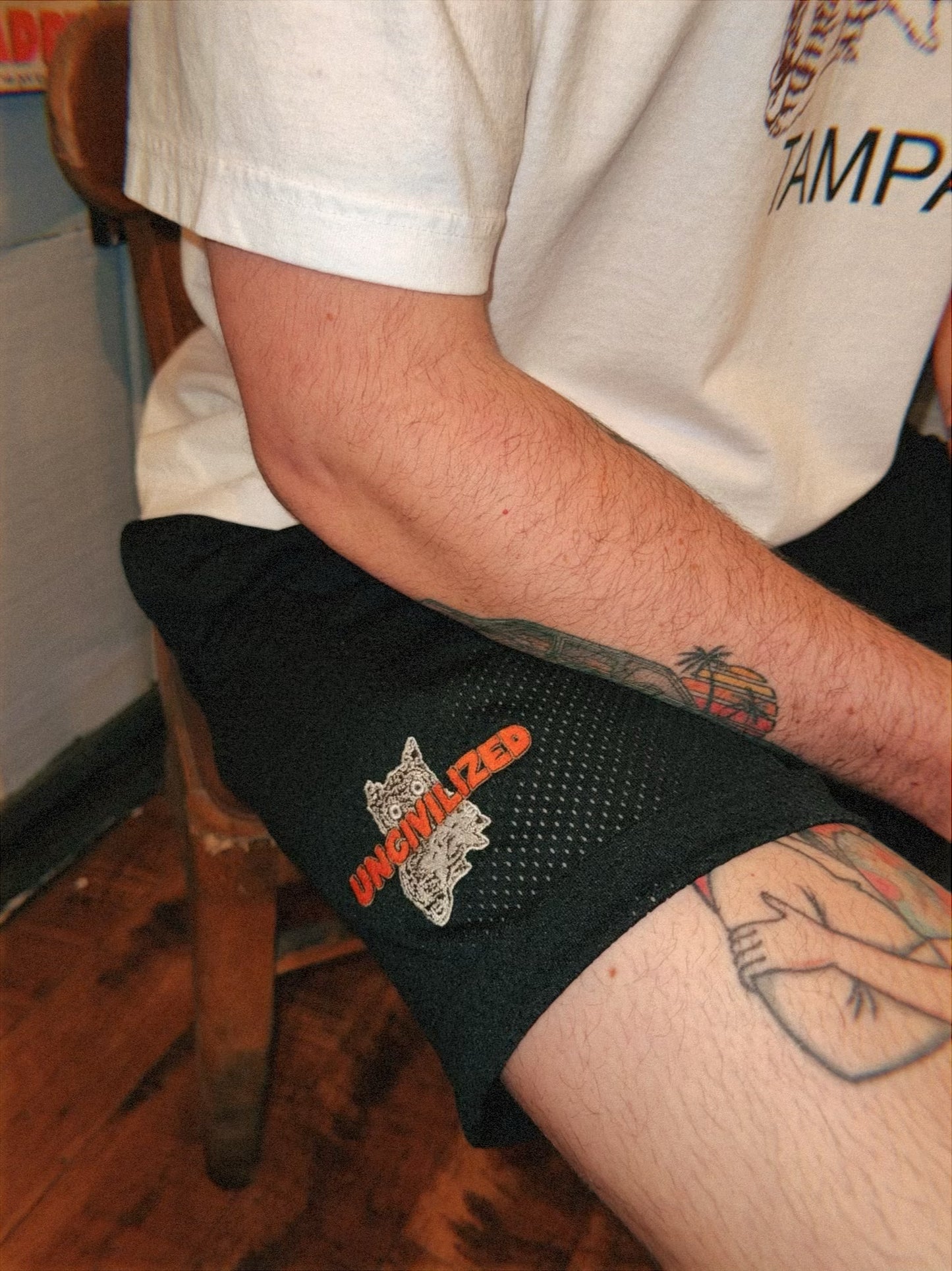 UNCIVILIZED "HOOTERS" SHORTS