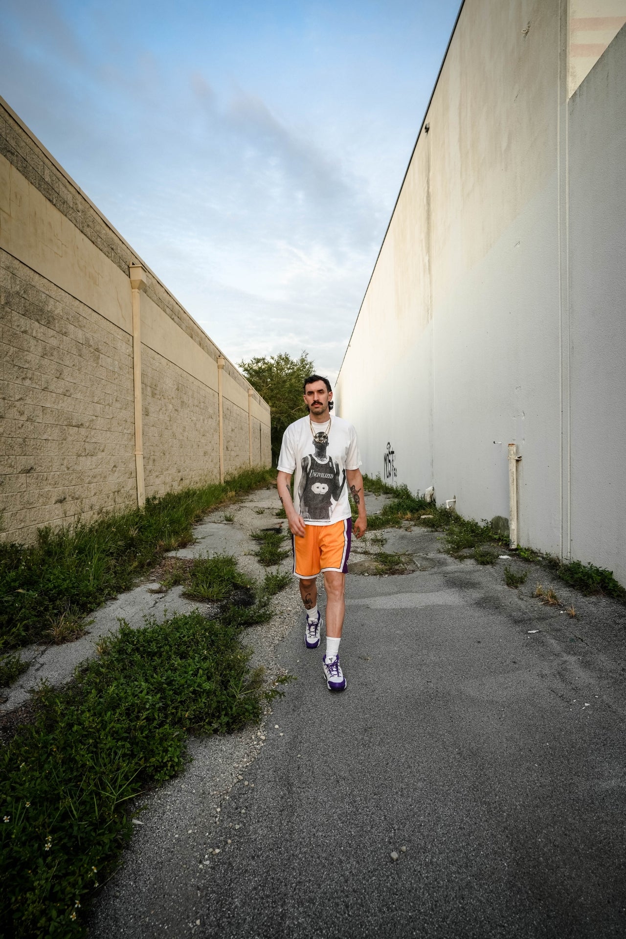 UNCIVILIZED "MAMBA FOREVER" T-SHIRT