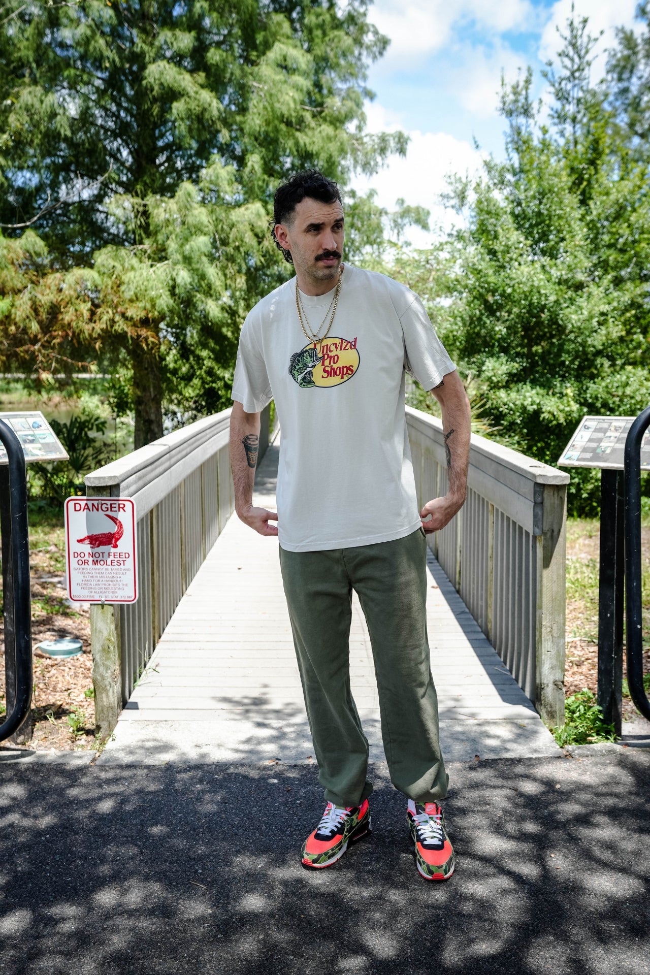 UNCIVILIZED "PRO SHOP" T-SHIRT