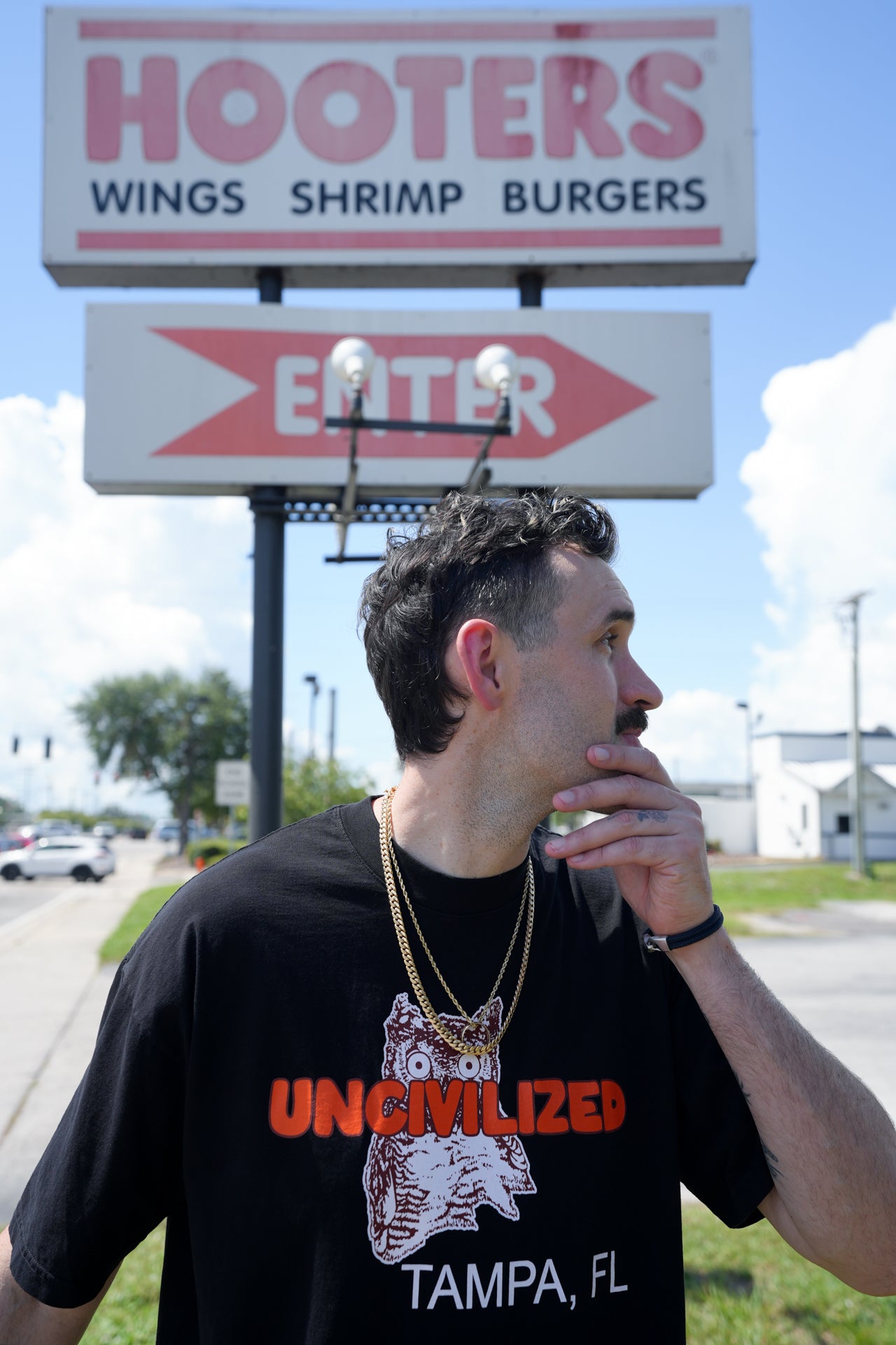 UNCIVILIZED "HOOTERS" T-SHIRT