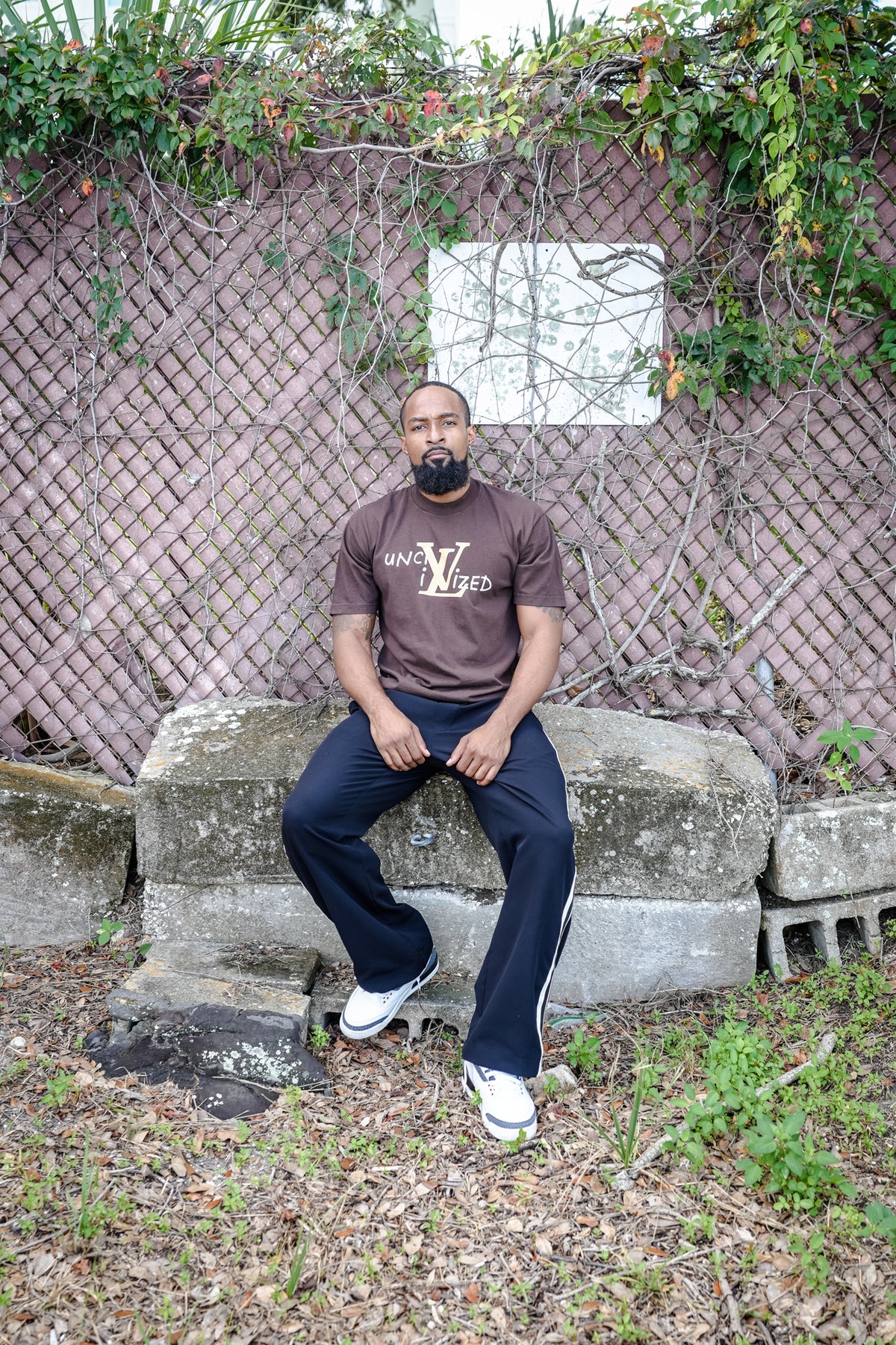 UNCIVILIZED "LOUIE" T-SHIRT