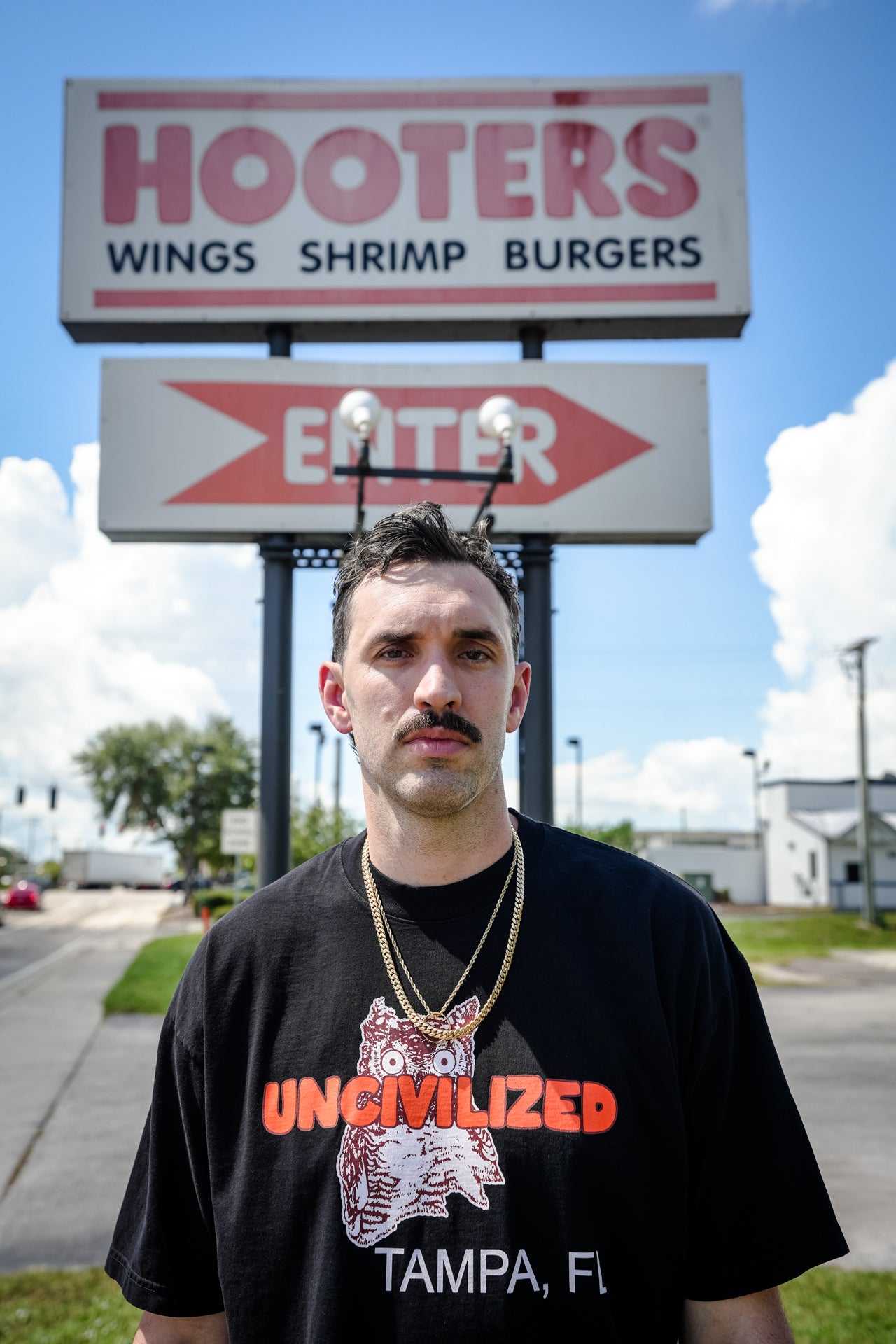 UNCIVILIZED "HOOTERS" T-SHIRT